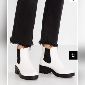 Steve Madden Two-Tone Ankle Booties‎